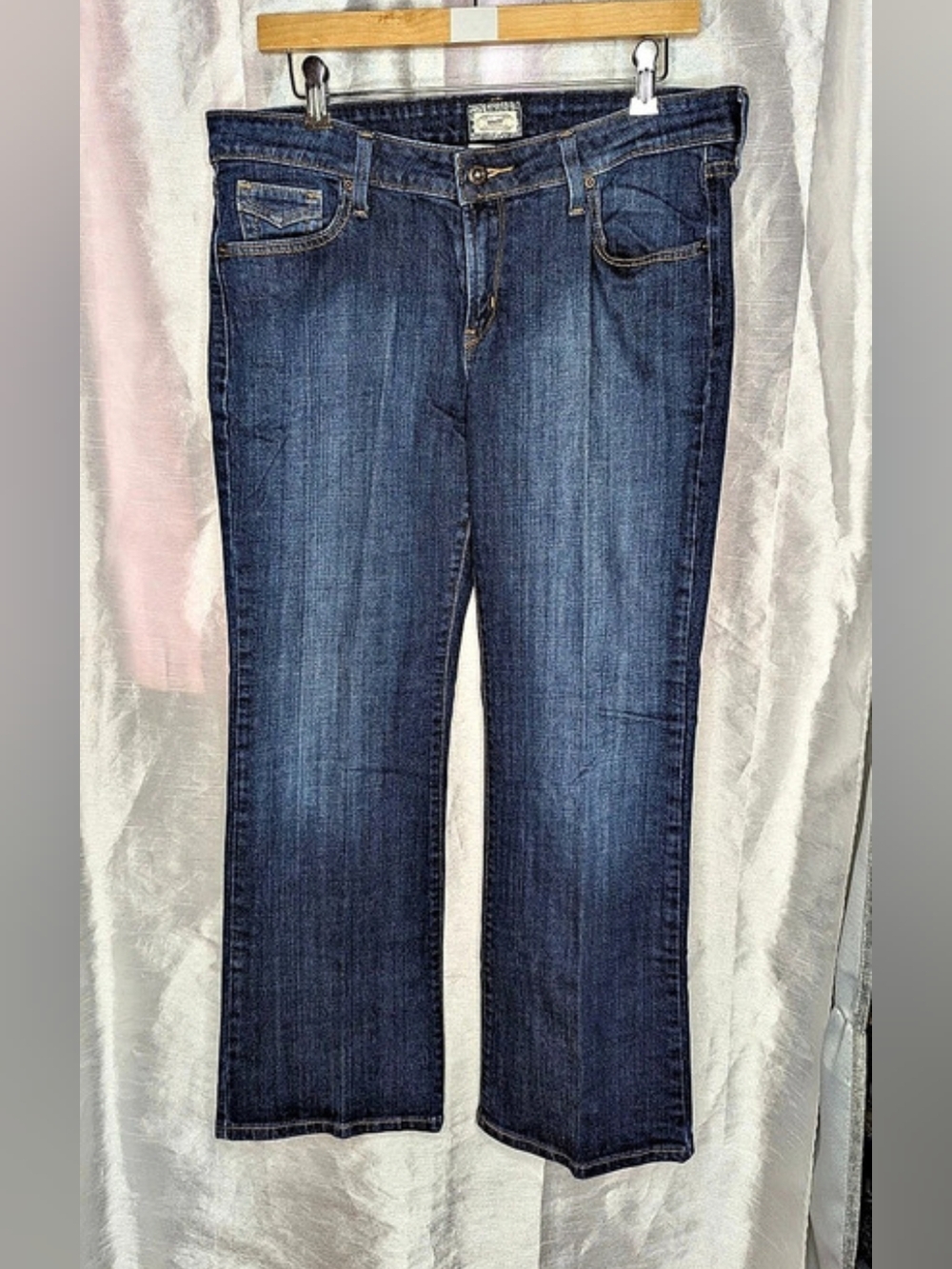 Levi's 545 Jeans Boot Cut Jeans in Blue Waist 14 Like New